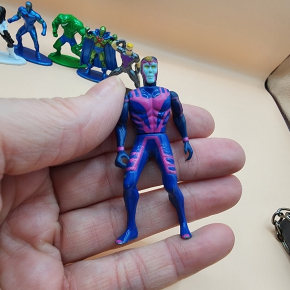 Nano Metalfigs 2" DC COMICS Die Cast Metal + Archangel Figure - Picture 3 of 9